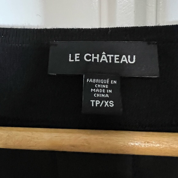 La Chateau V-Neck lightweight sweater with sleek back. - Picture 7 of 7